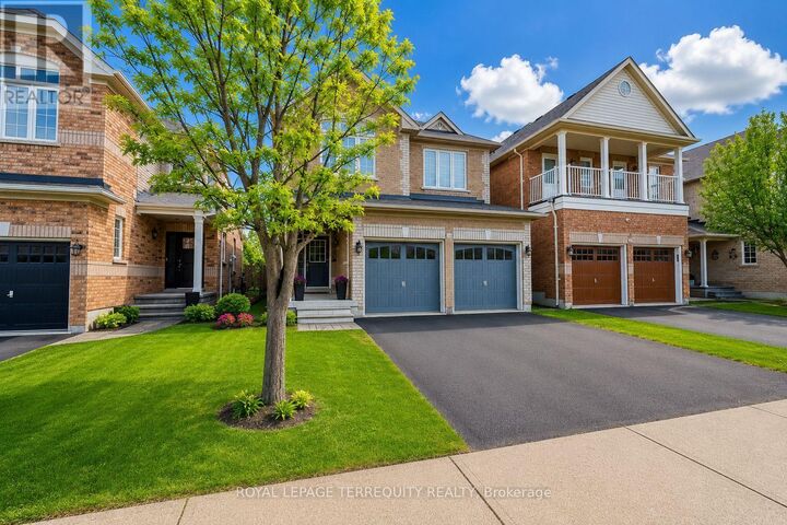 Property Photo:  3926 Candlelight Drive  ON L5M 8B3 