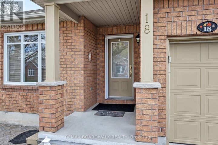 Property Photo:  18 Fieldcrest Avenue  ON K2J 4W7 