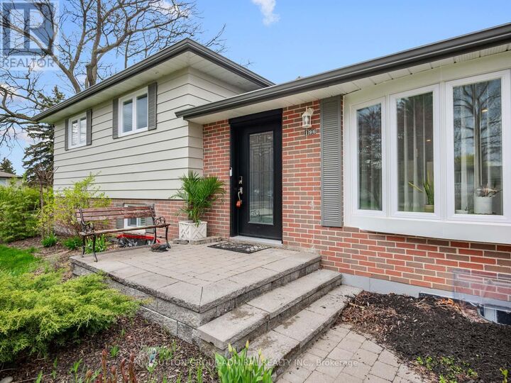 Property Photo:  196 Dale Street  ON L7E 3W5 