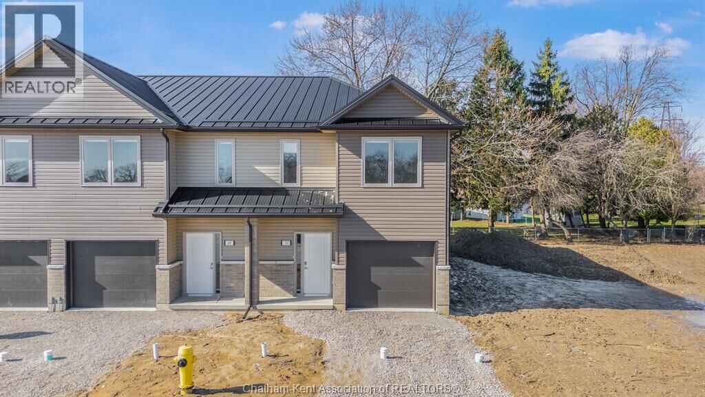 Property Photo:  7 Magnolia Lane  ON N7M 0W7 