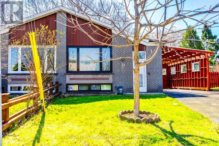 Property Photo:  17 Avis (Main) Crescent  ON M4B 1B8 