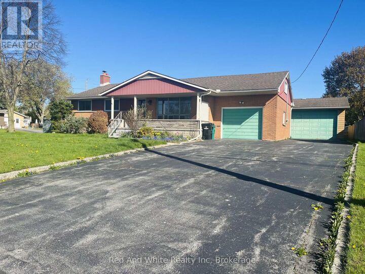 Property Photo:  157 Schweitzer Street  ON N2K 1C3 