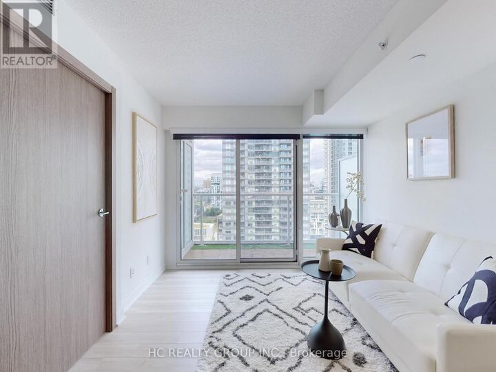Property Photo:  17 Bathurst Street 2006  ON M5V 0N1 