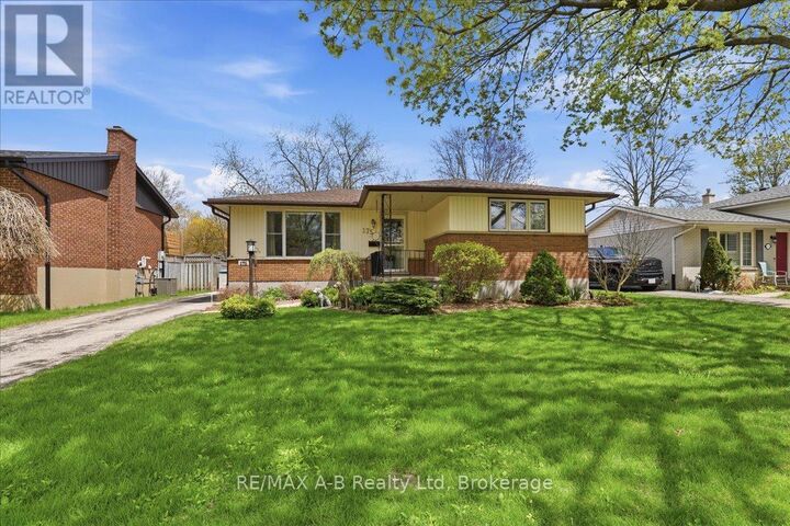 Property Photo:  175 Mowat Street  ON N5A 2C2 