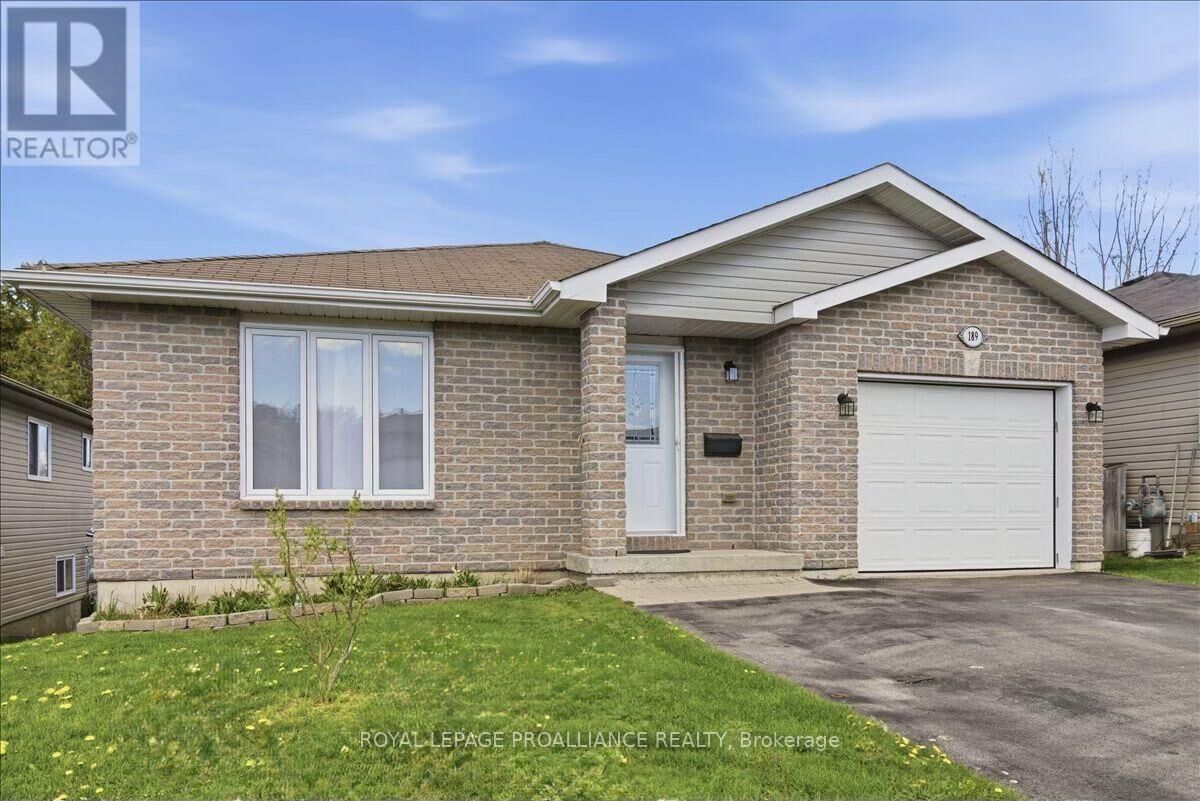 Property Photo:  189 Nicholas Street  ON K8V 6E8 