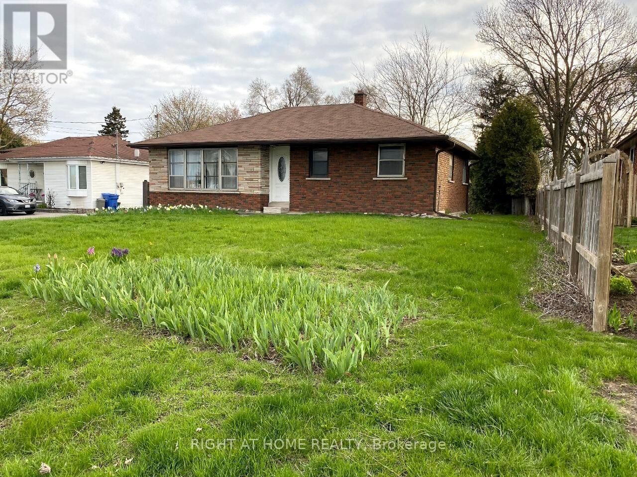 Property Photo:  18200 Leslie Street  ON L9N 0M5 