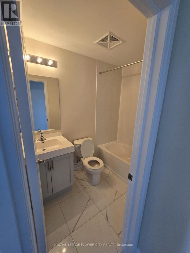 Property Photo:  1573 Rose Way 101  ON L9E 1N4 