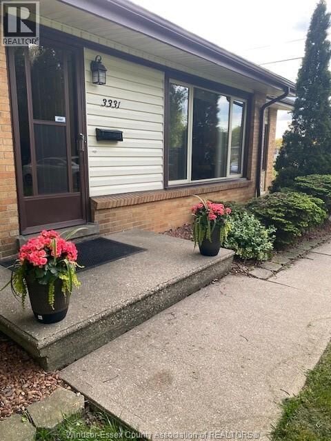 Property Photo:  3331 Glenwood Avenue  ON N9E 2Y3 