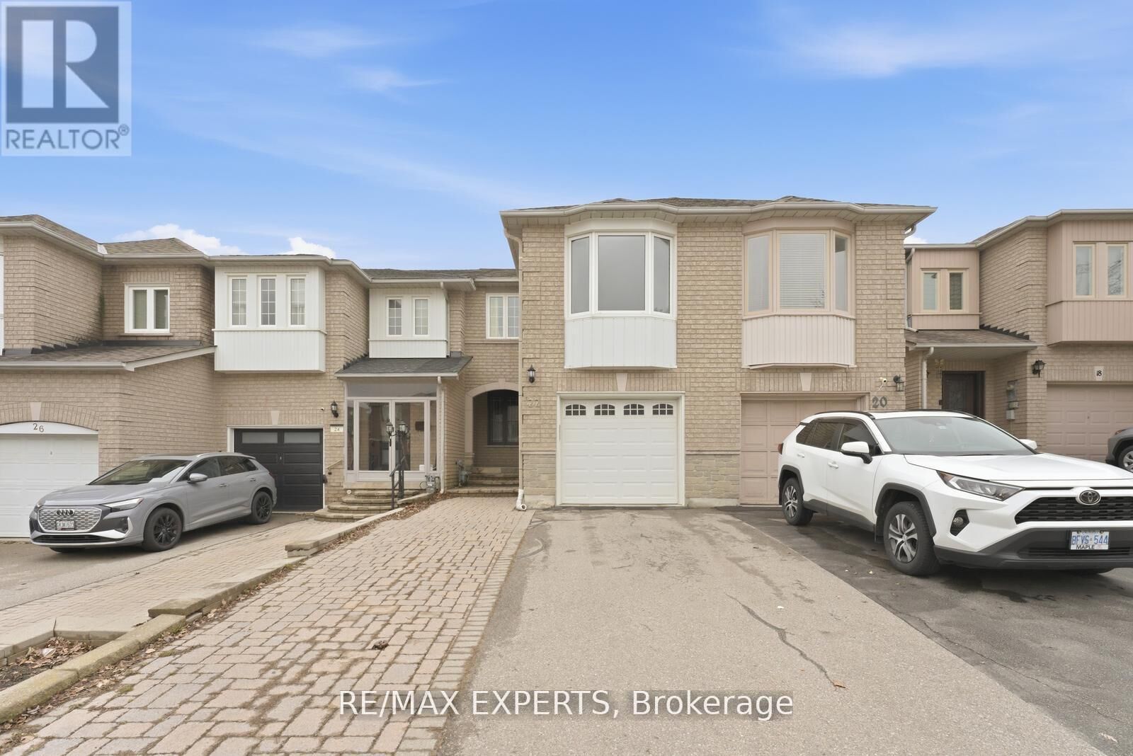 Property Photo:  22 Wedgewood Place  ON L4K 4X7 