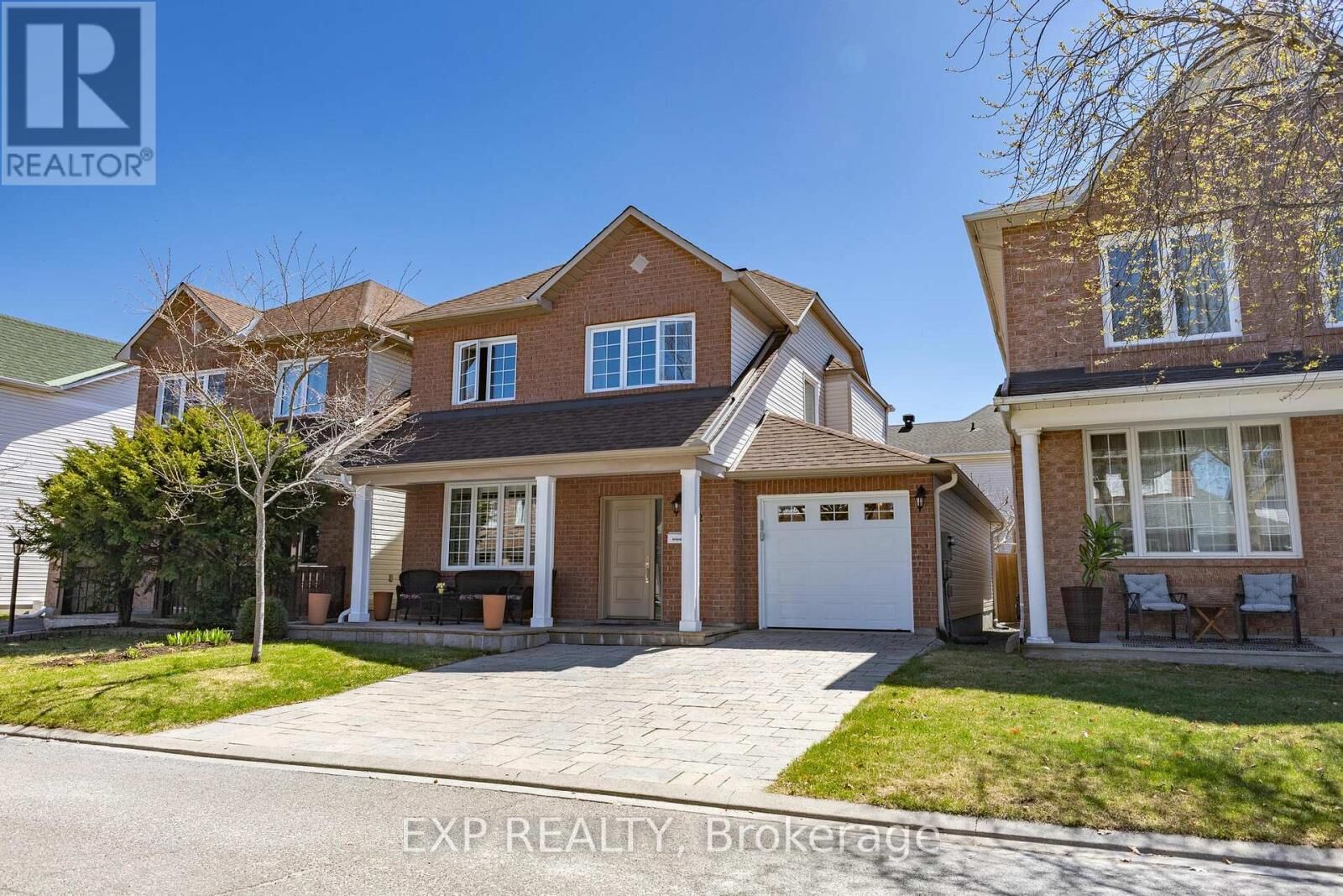 Property Photo:  32 Stonepointe Avenue  ON K2G 6G4 