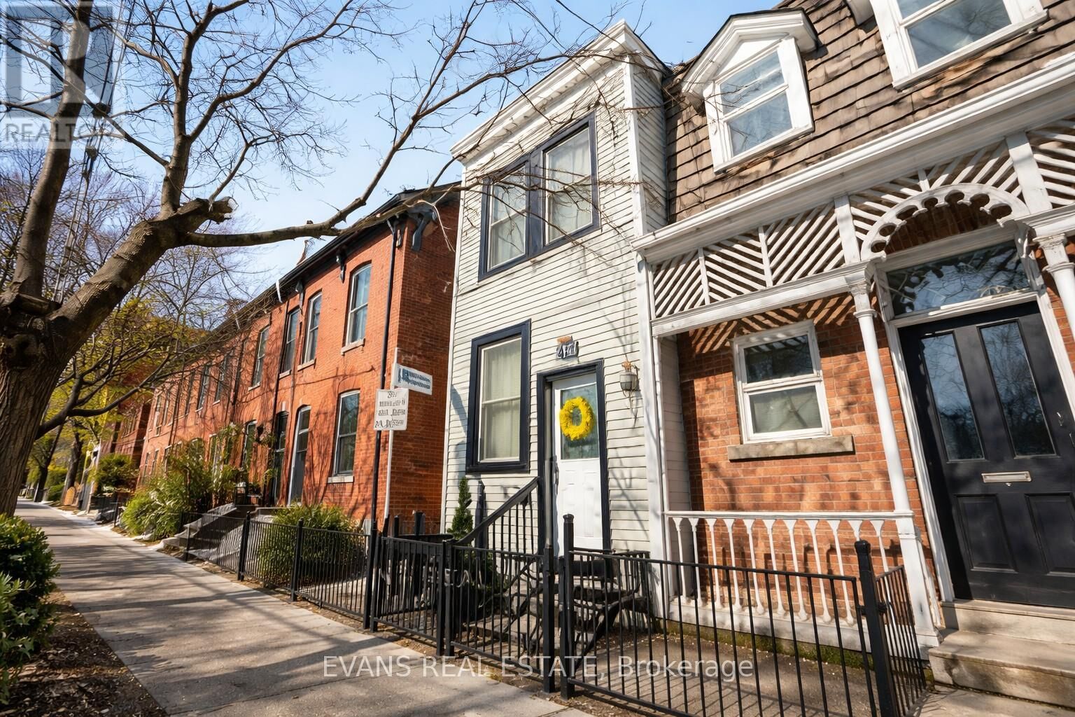 Property Photo:  448 Gerrard Street East  ON M5A 2H2 