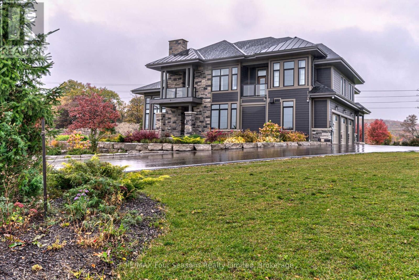 Property Photo:  9 Windrose Valley Boulevard  ON L9Y 0K2 