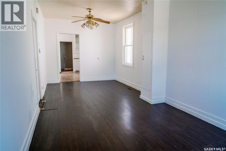Property Photo:  439 R Avenue S  SK S7M 2Z4 