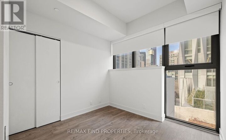 Property Photo:  8 Cumberland Street 501  ON M4W 0B6 