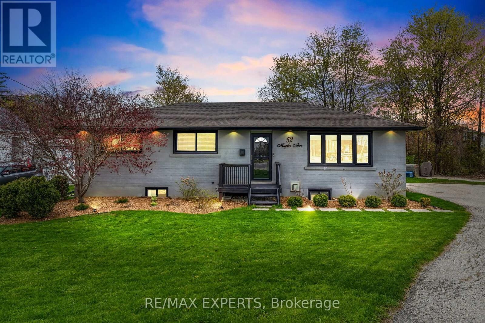 Property Photo:  52 Maple Avenue  ON L7G 1X7 