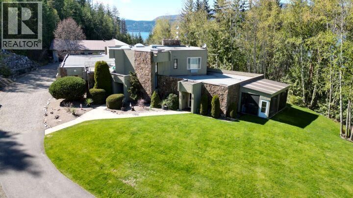 Property Photo: 2924 Eagle Bay Road 1 To 5 BC V0E 1H1