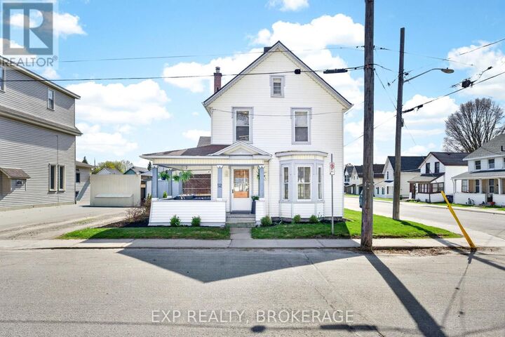 Property Photo:  52 Daniel Street  ON K6V 4Z5 