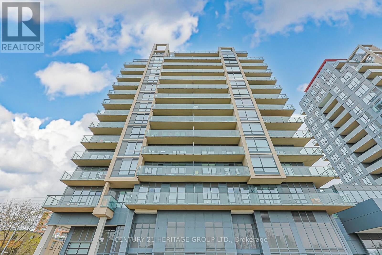 Property Photo:  9090 Yonge Street 1002  ON L4C 6Z9 
