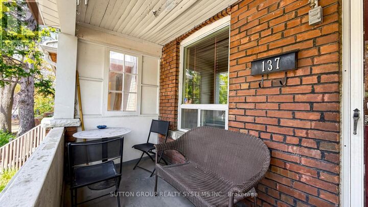 Property Photo:  137 Campbell Avenue  ON M6P 3V1 