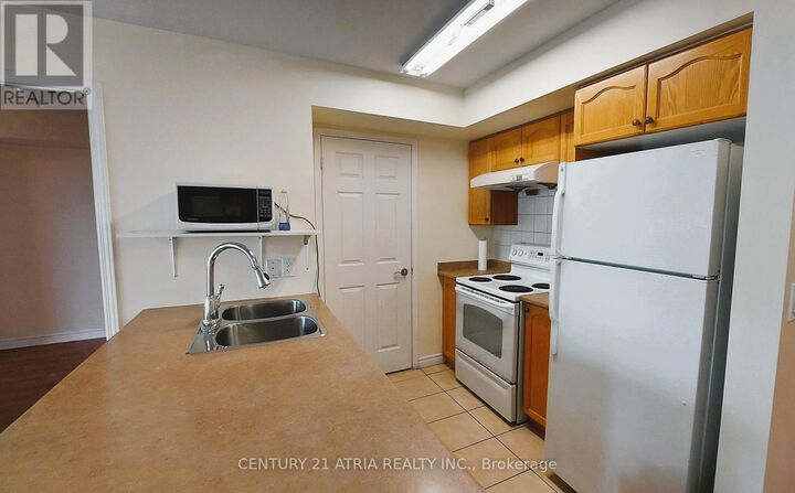 Property Photo:  68 Grangeway Avenue 808  ON M1H 0A1 