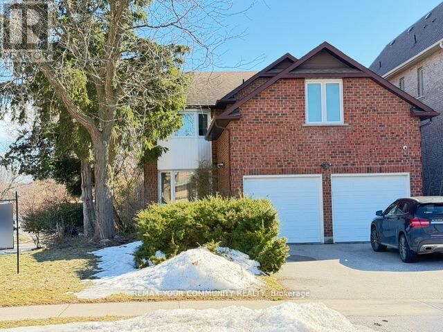 Property Photo:  19 Roosevelt Drive  ON L4C 6V1 