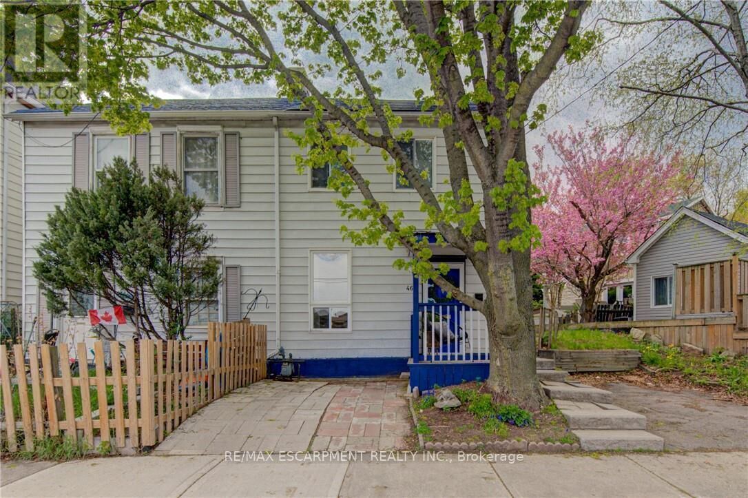 Property Photo:  465 Macnab Street North  ON L8L 1L6 