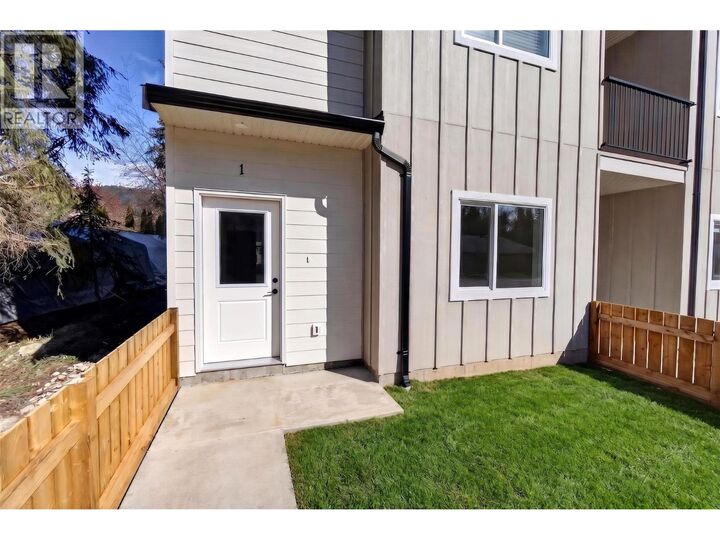 Property Photo:  222 Temple Street 5  BC V0E 2V0 