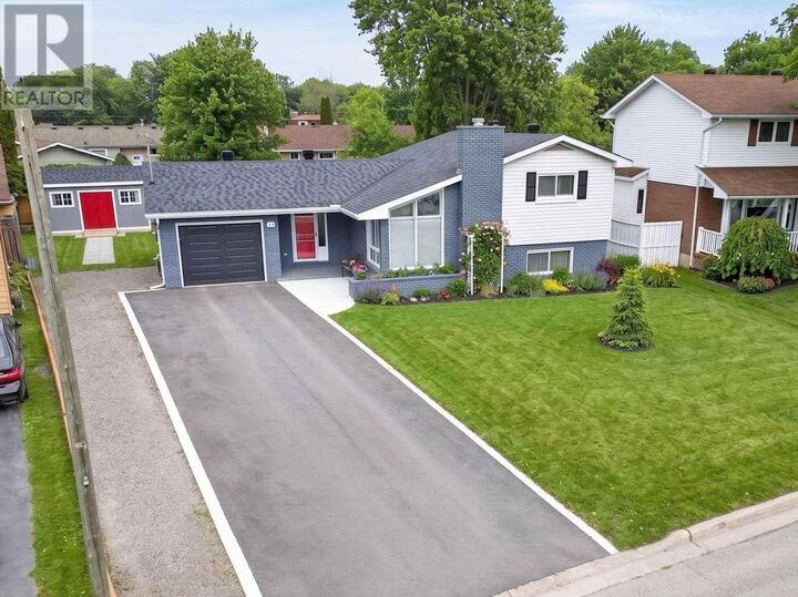 Property Photo:  163 Plaintree Dr  ON P6B 5G9 