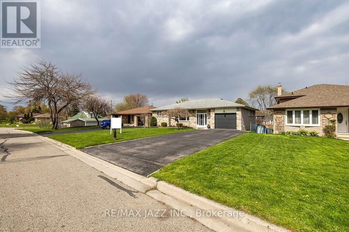 Property Photo:  397 Fairlawn Street  ON L1J 4R2 
