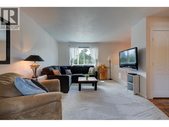 Photo de la propriété:  2745 Cameron Road  BC V1Z 3K5 