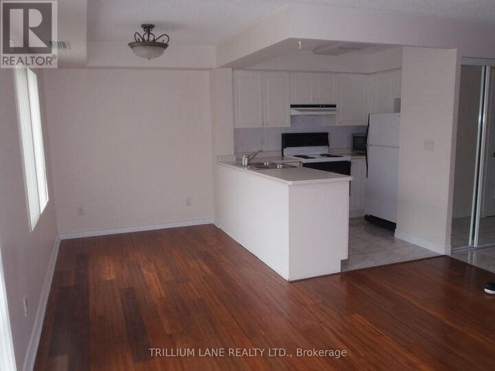 Property Photo:  211 Randolph Road 203  ON M4G 4H1 