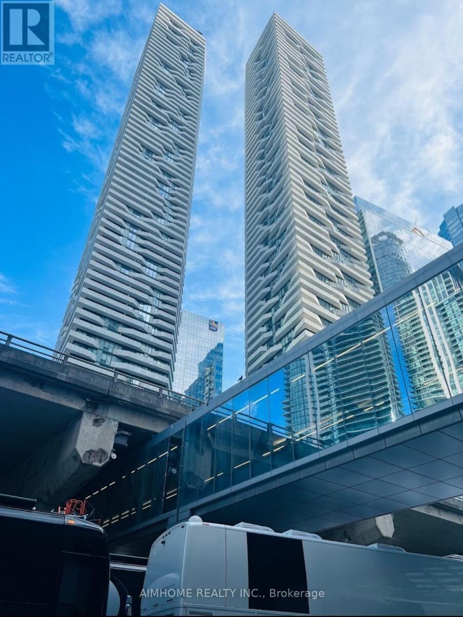 Property Photo:  88 Harbour Street 4611  ON M5J 0C3 