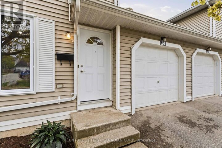 Property Photo:  120 Centre Street 24  ON N6J 4X4 