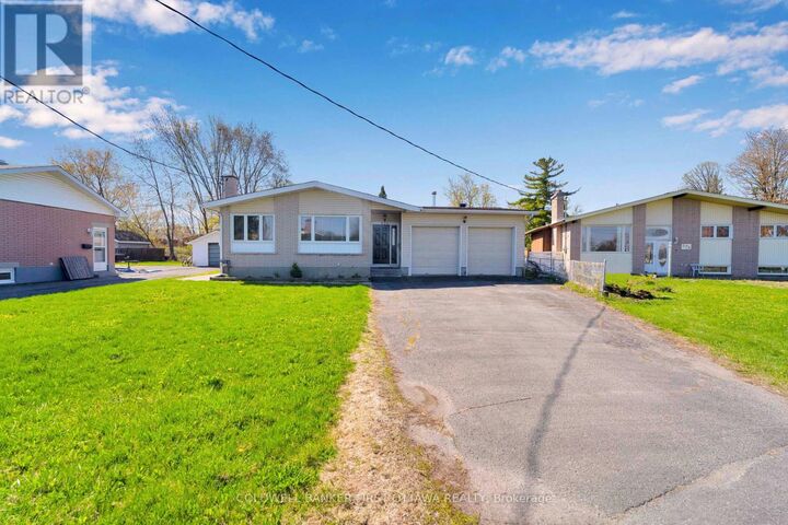 Property Photo:  876 Balsam Drive  ON K1E 1B5 