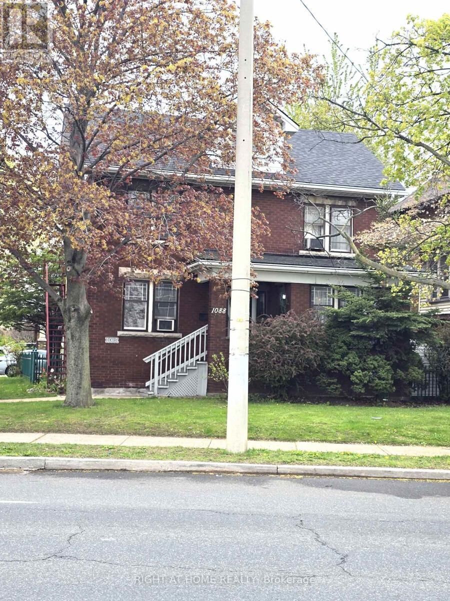 Property Photo:  1088 King Street East  ON L8M 1E3 