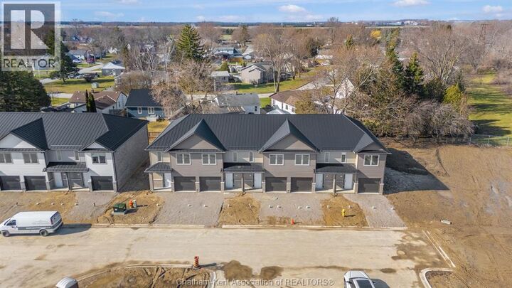 Property Photo:  32 Magnolia Lane  ON N7M 0W7 