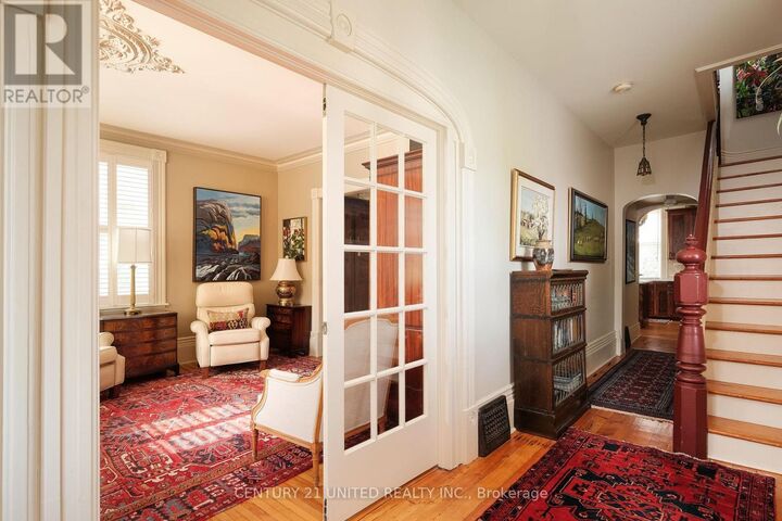 Property Photo:  558 Harvey Street  ON K9H 3K9 