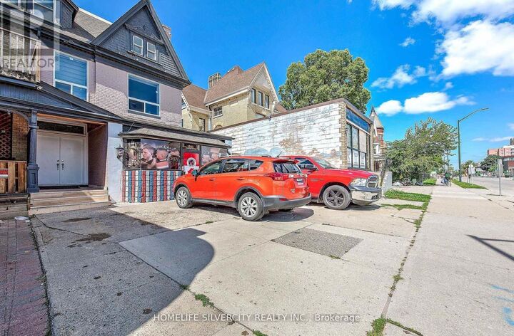Property Photo:  544 Dundas Street East  ON N6B 1W8 