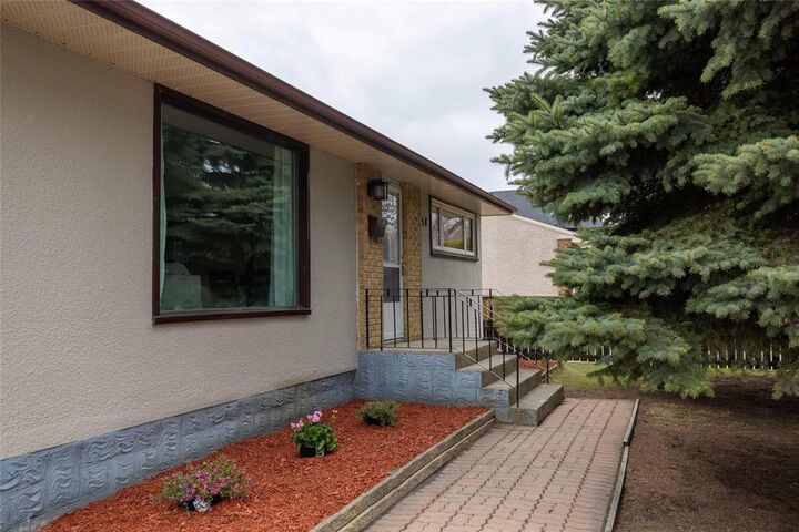Property Photo: 1158 Waller Avenue MB R3T 1P6