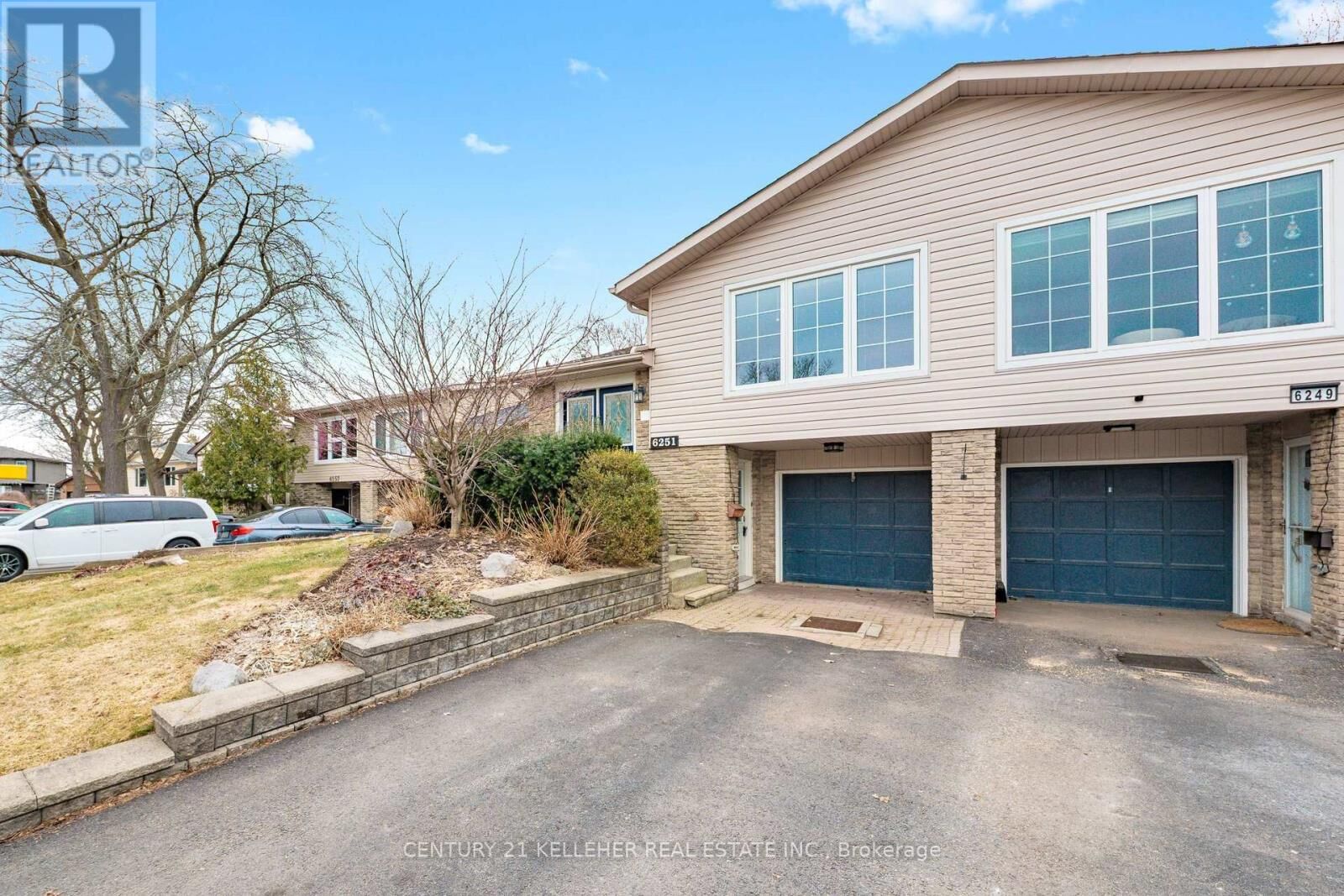 Property Photo:  6251 Atherly Crescent  ON L5N 2J1 