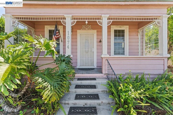Property Photo: 1086 Delano St CA 94580
