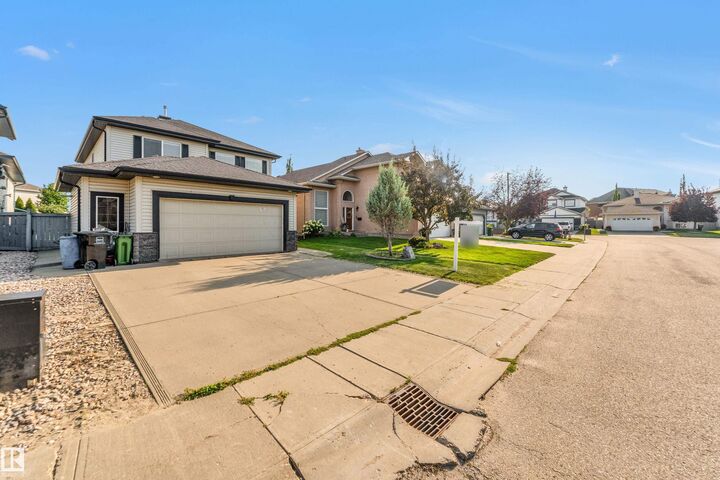 Property Photo:  10621 175A Avenue NW  AB T5X 6C1 