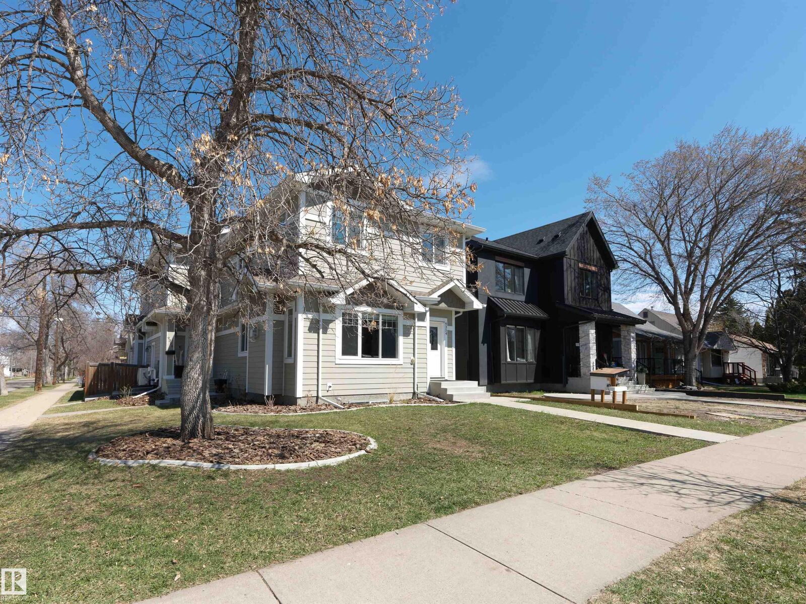 Property Photo:  9354 73 Avenue NW  AB T6E 1A7 