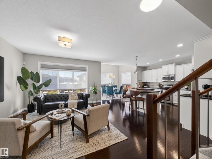 Property Photo:  1473 Wates Link SW  AB T6W 0V1 