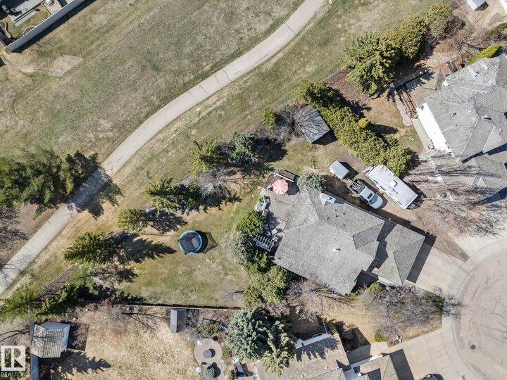 Property Photo:  35 River Glen  AB T8L 3X8 