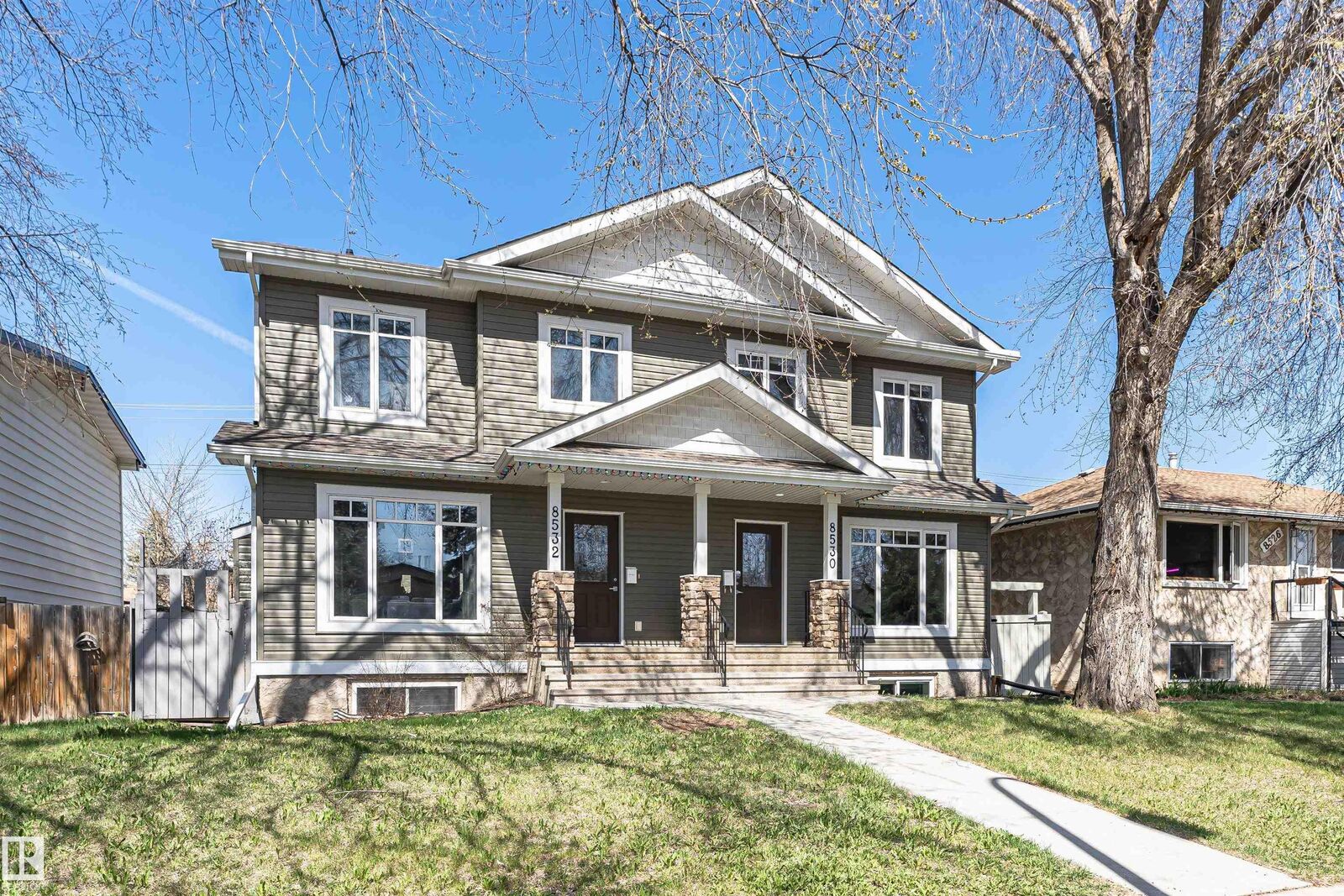 Property Photo:  8530 76 Avenue NW  AB T6J 0J3 
