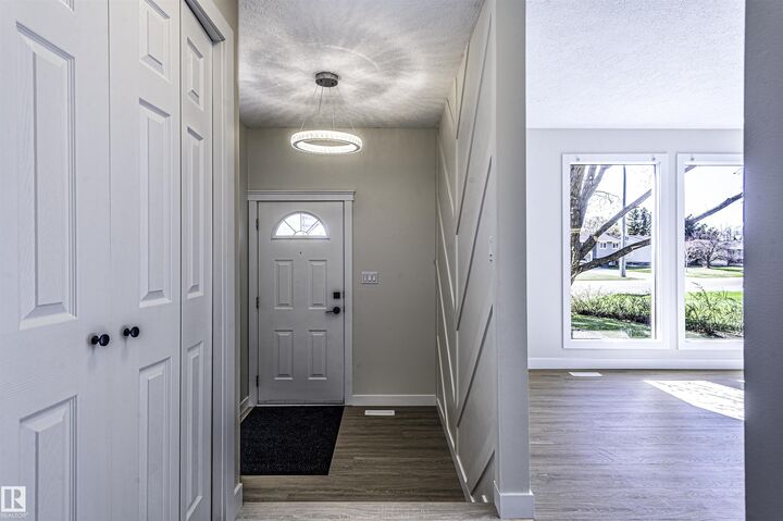 Property Photo:  5528 54 Street  AB T9E 5P4 