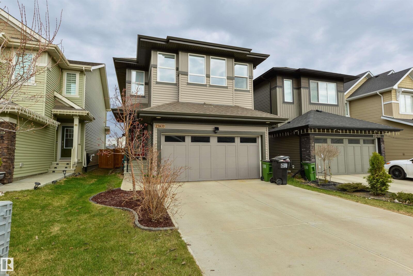 Property Photo:  22632 96 Avenue NW  AB T5T 7K7 