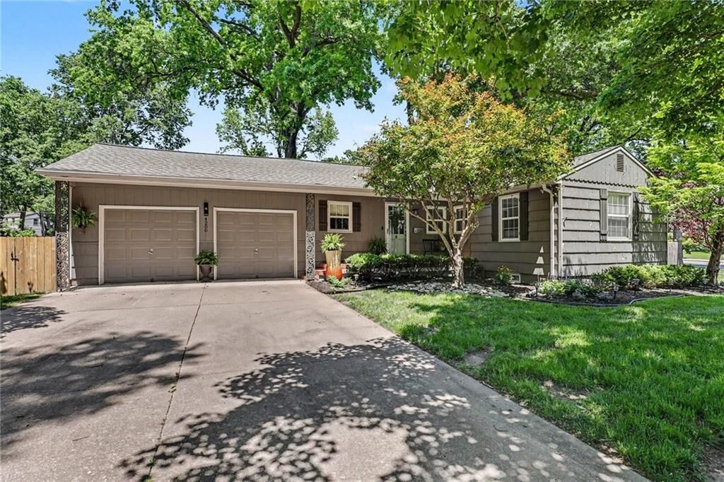 Property Photo: 4200 W 71st Street KS 66208
