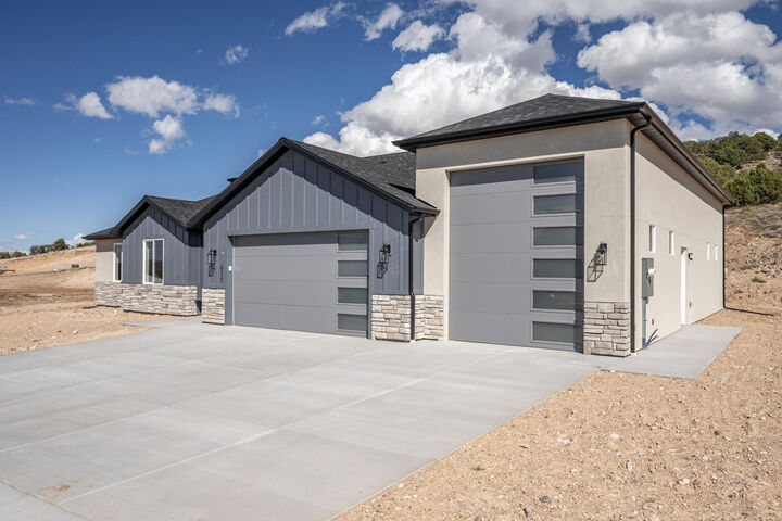 Property Photo: 611 S Renze Adams St UT 84720